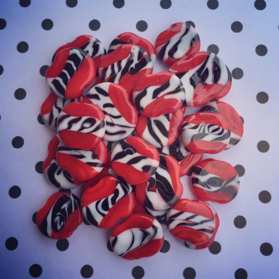 Red Black and White beads by Julie Frahm - Glass Jewellery