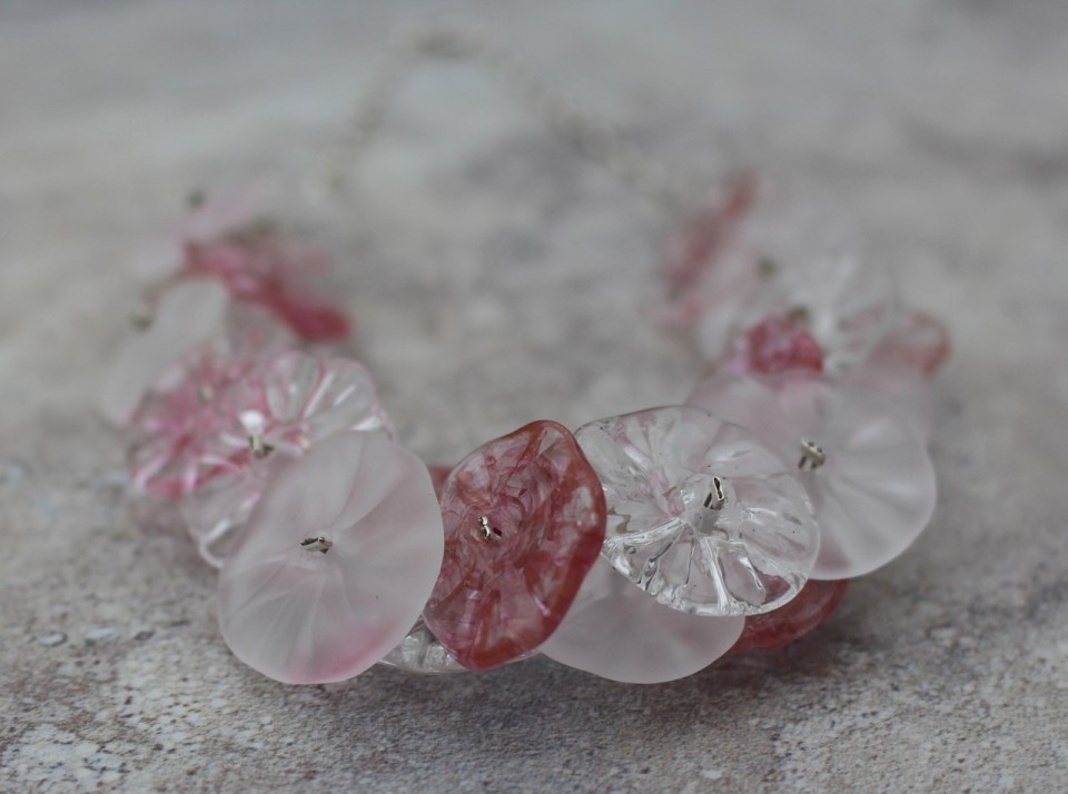Harlequin Glass Flower necklace - detailed shot