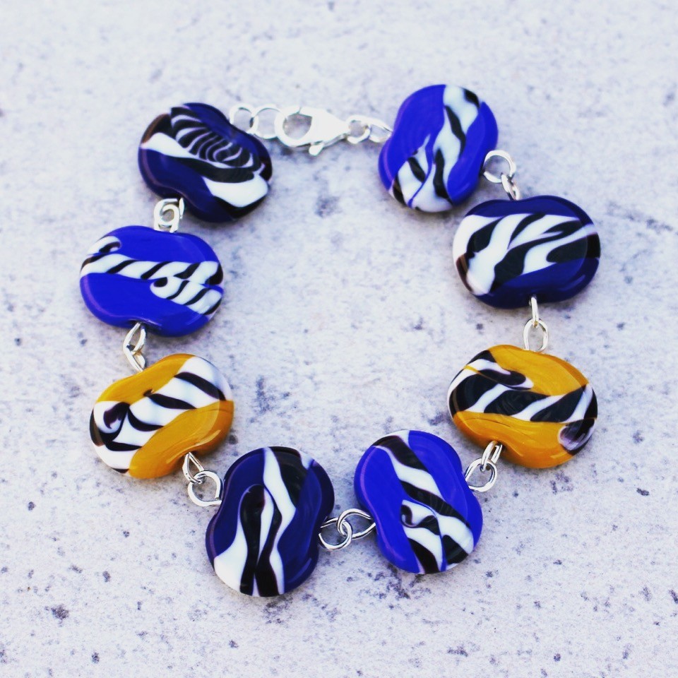 Blue and yellow contrasting bracelet