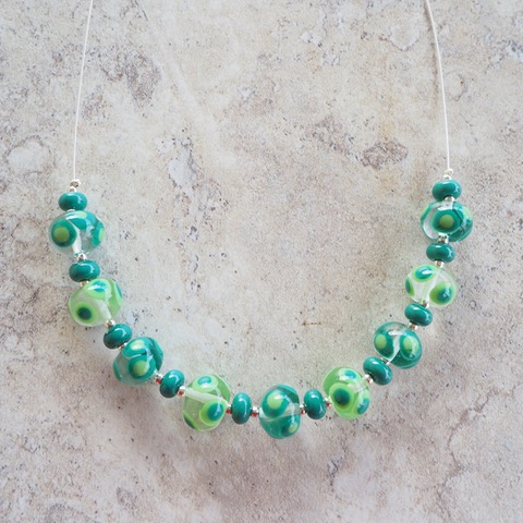 Handmade glass bead necklace - green