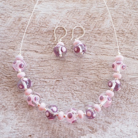 Handmade glass bead necklace - pink
