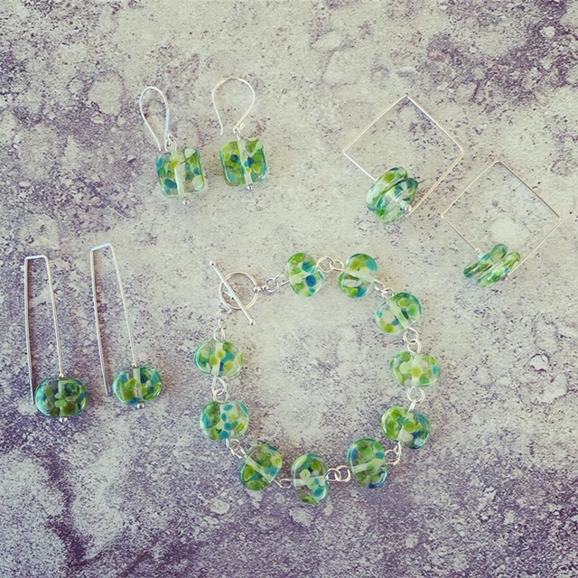 Recycled glass jewellery | fresh green earrings and bracelet made from a wine bottle 