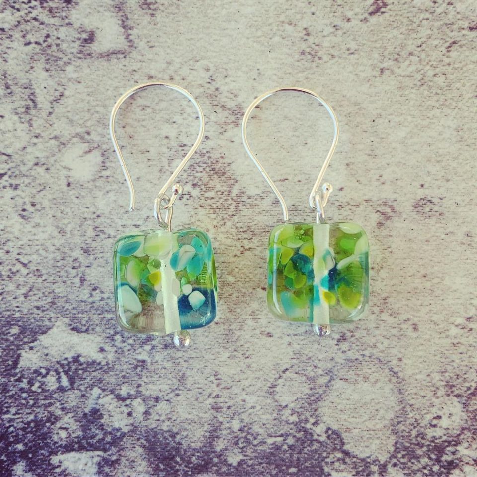 Recycled glass jewellery | fresh green earrings and bracelet made from a wine bottle 