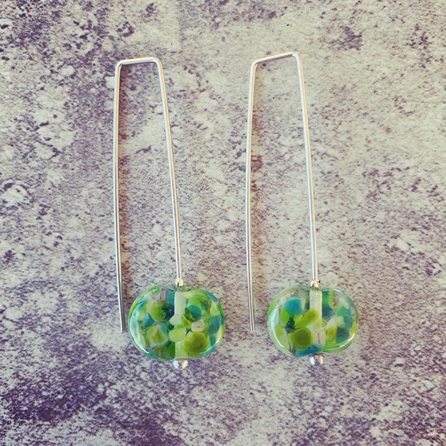 Recycled glass jewellery | fresh green earrings and bracelet made from a wine bottle 