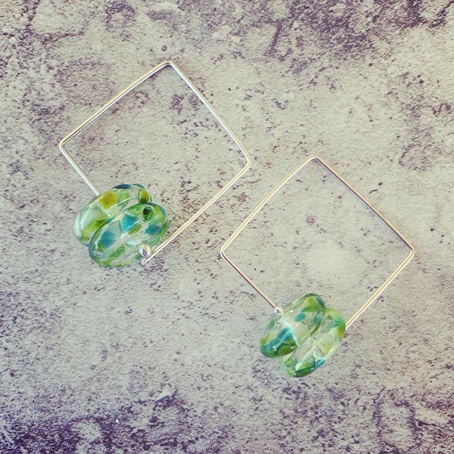 Recycled glass jewellery | fresh green earrings and bracelet made from a wine bottle 