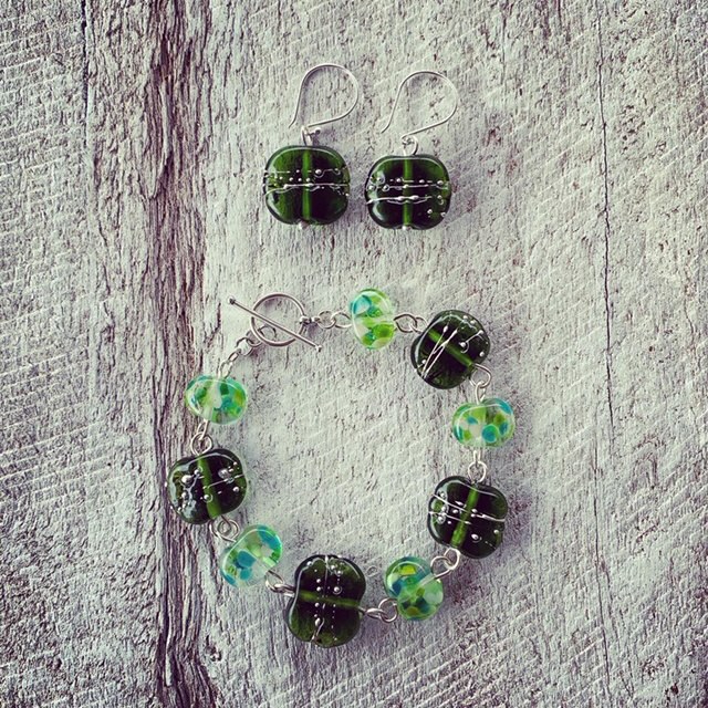Recycled glass jewellery | green beads made from champagne and wine bottles 
