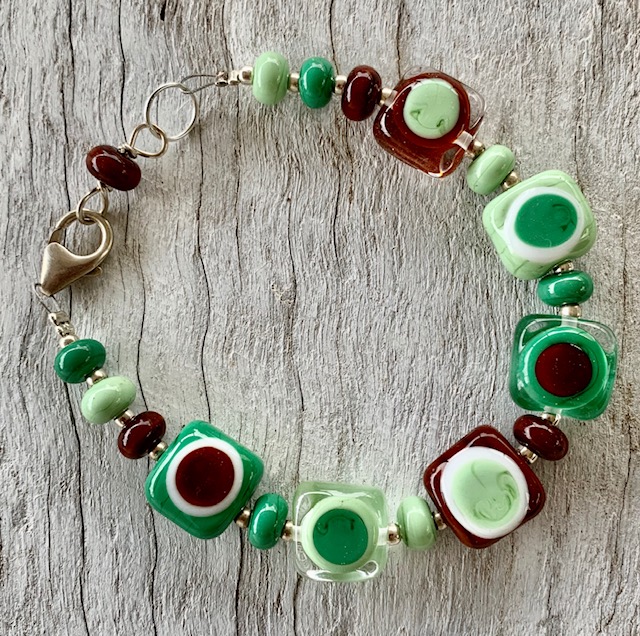 Brown and green glass bead bracelet