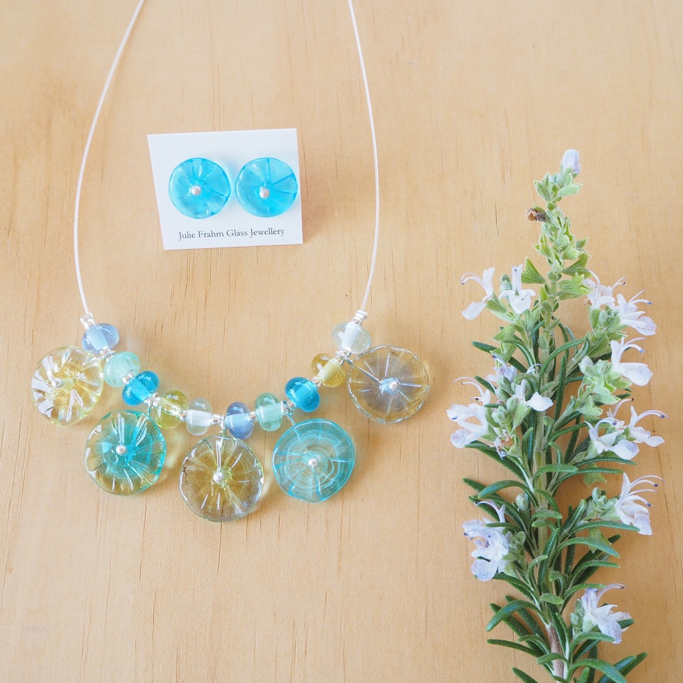 blue flower necklace