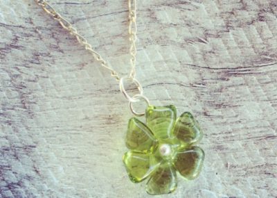 Recycled glass jewellery | flower pendant made from a wine bottle!