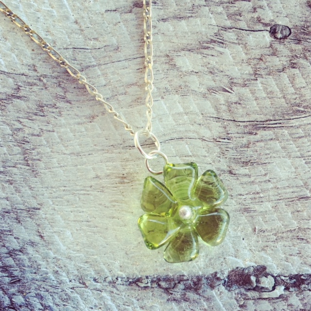 Recycled glass jewellery | flower pendant made from a wine bottle!