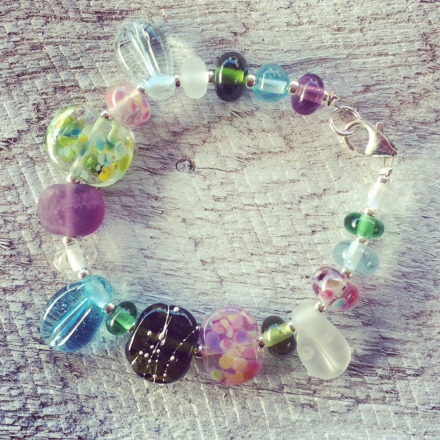 Recycled glass bead bracelet | beads made from various recycled glass objects in my ode to spring!