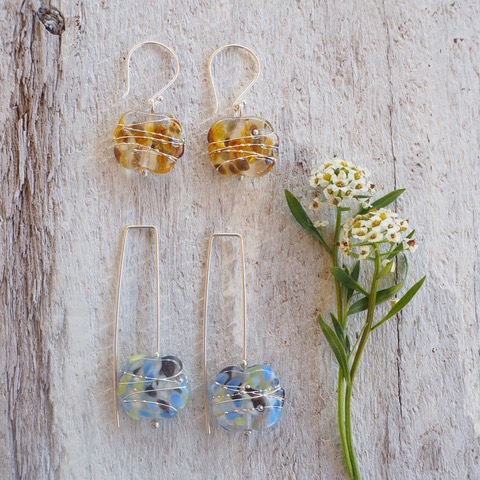 Recycled glass earrings | pretty earrings made from a wine bottle