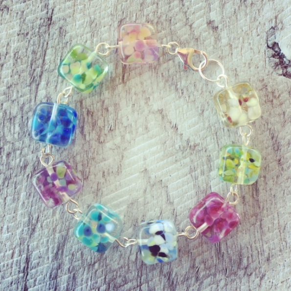 Recycled glass bracelet | leftover beads from making earrings make a pretty bracelet