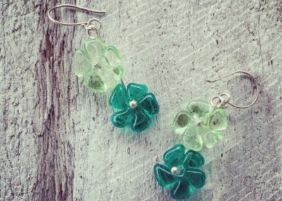 Cute green glass flower earrings