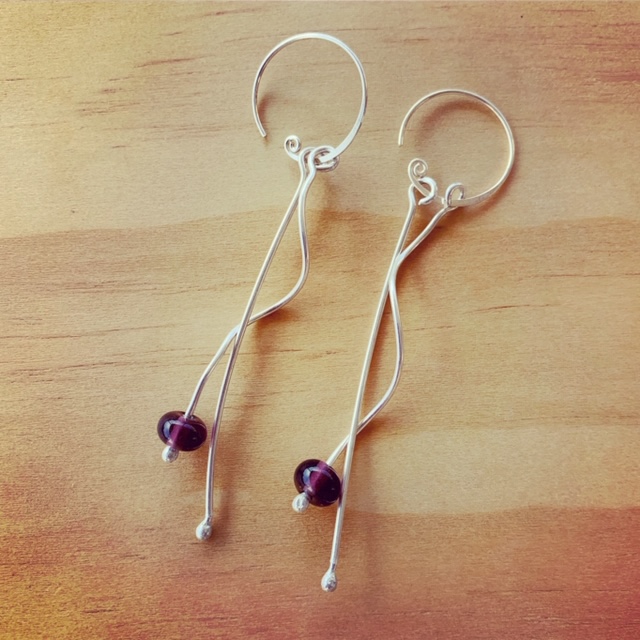 Long, dangly, curly silver earrings with Hendrick Gin - Limited Release bead