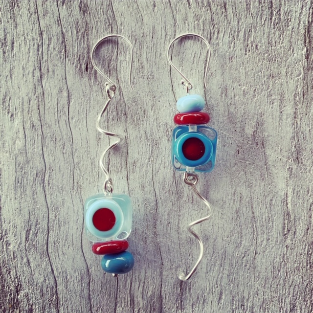 Upside-down-twisty earrings