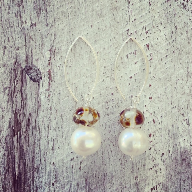 everyday pearl earrings