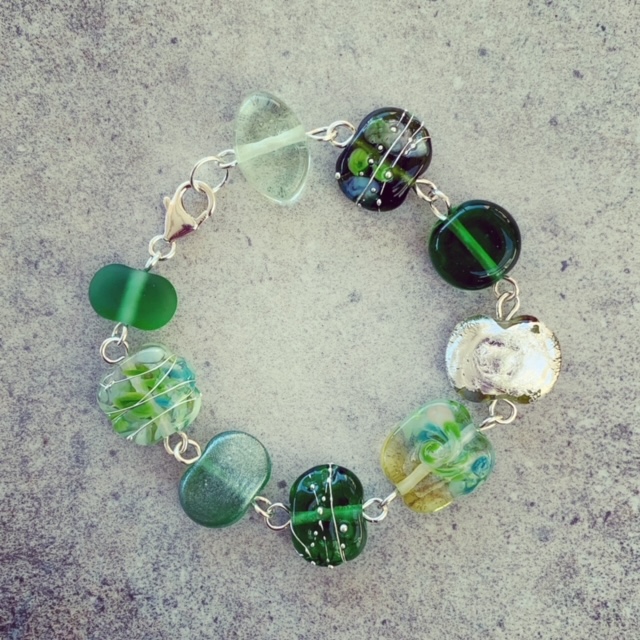 green glass bead bracelet