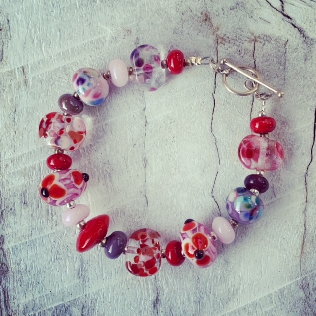 red pink purple glass bead bracelet