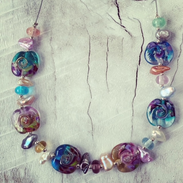 wave bead necklace 