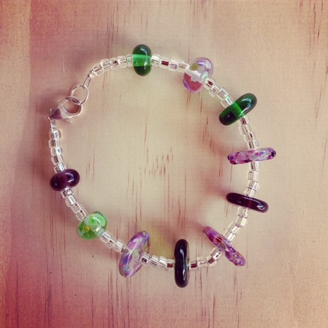 recycled glass bead bracelet