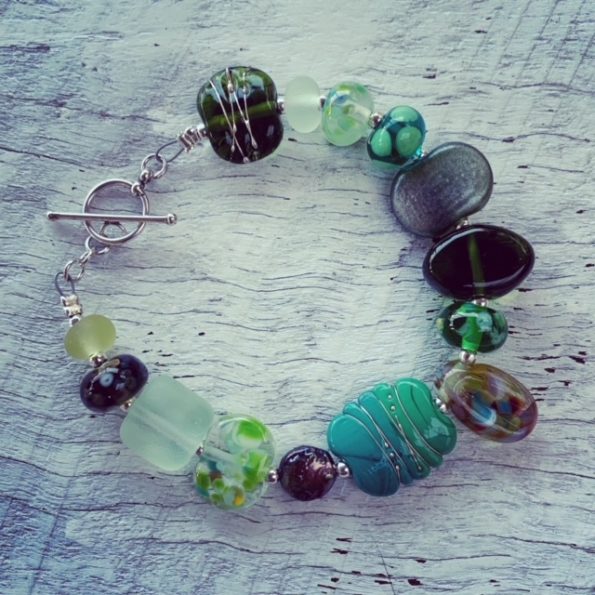 green glass bead bracelet 